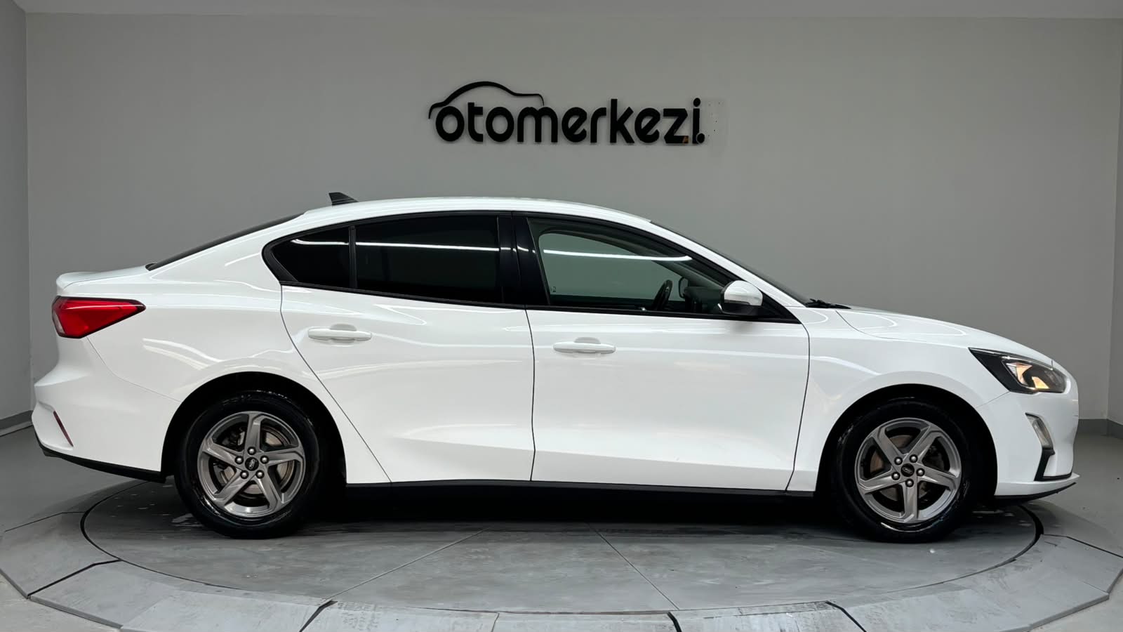 FORD FOCUS 4